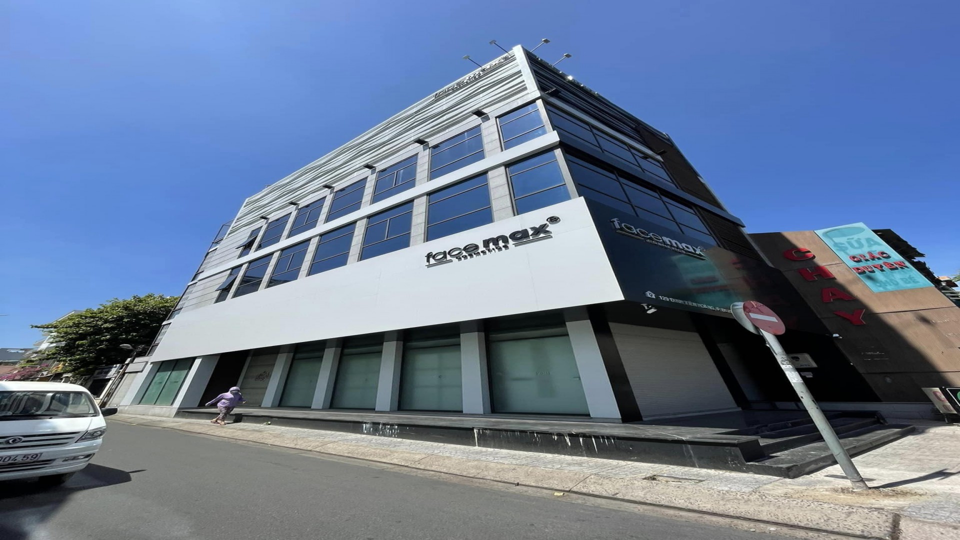 Toà Nhà 2 Mặt Tiền Đường Đinh Tiên Hoàng