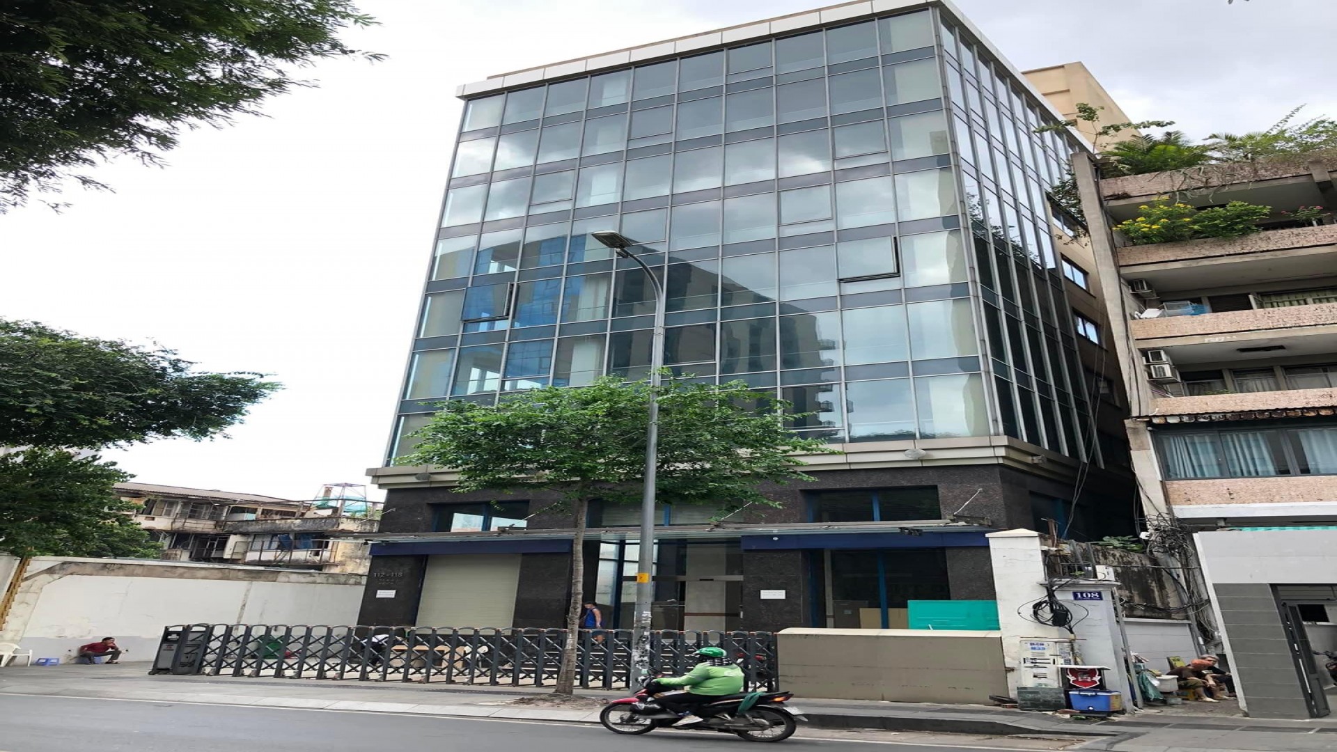 Toà Nhà Mặt Tiền Đường Hai Bà Trưng