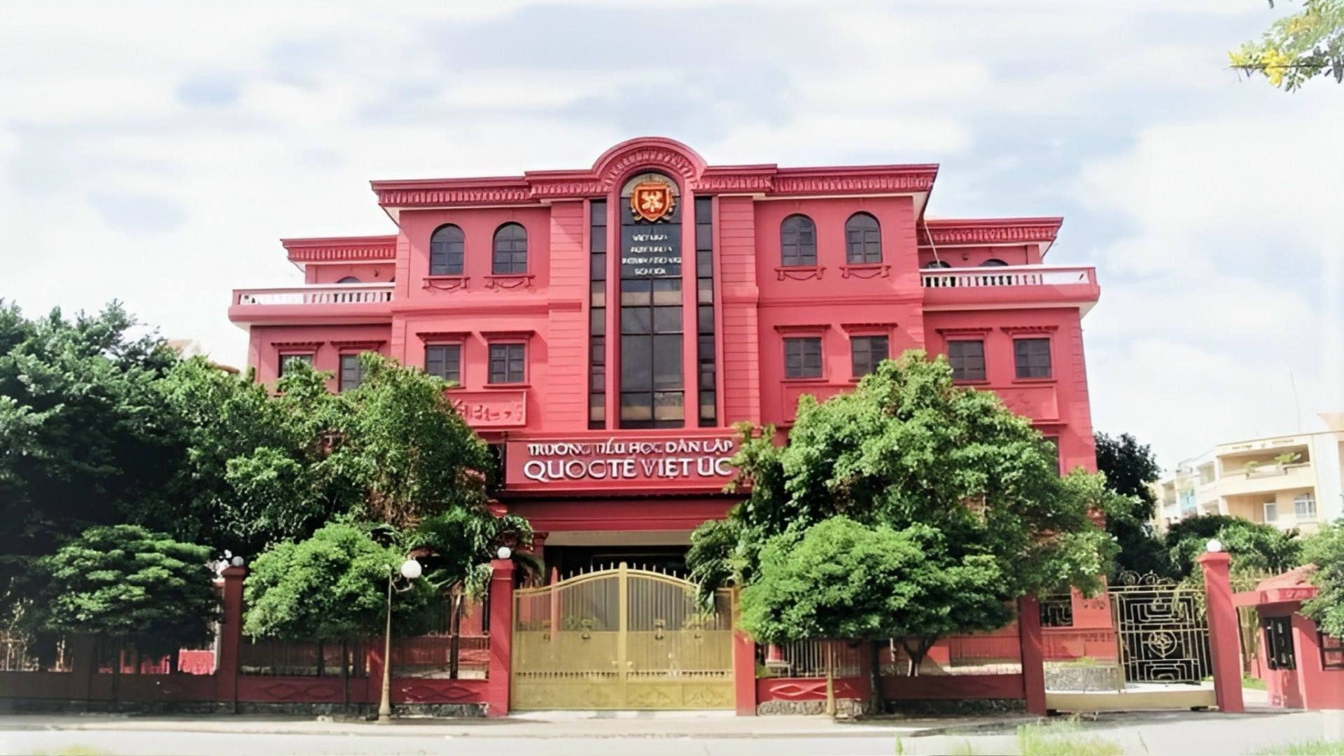 Toà Nhà Mặt Tiền Đường Phan Xích Long