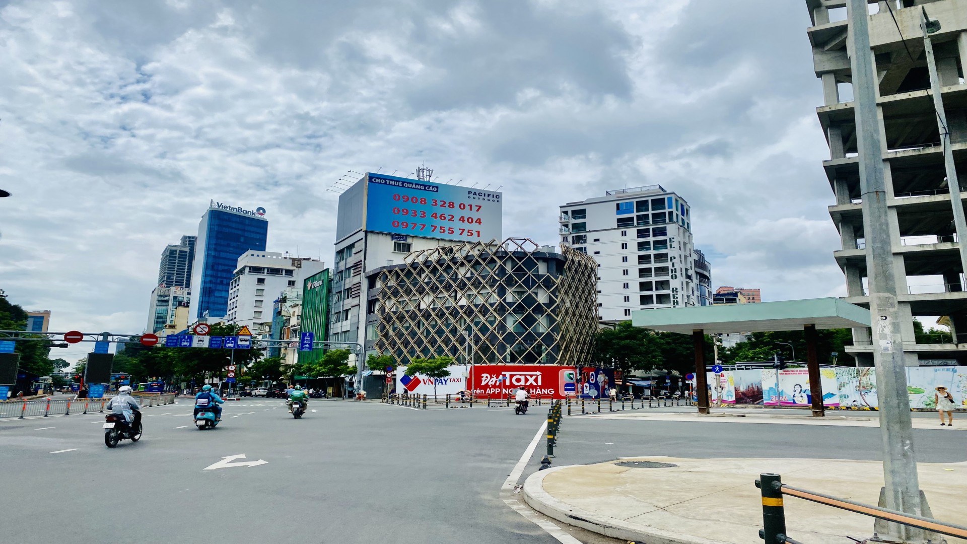 CHO THUÊ TOÀ NHÀ HAI MẶT TIỀN ĐƯỜNG HÀM NGHI