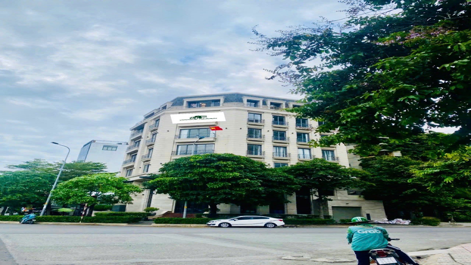 Cho Thuê Toà Nhà Góc 2MT Đường Trương Văn Bang