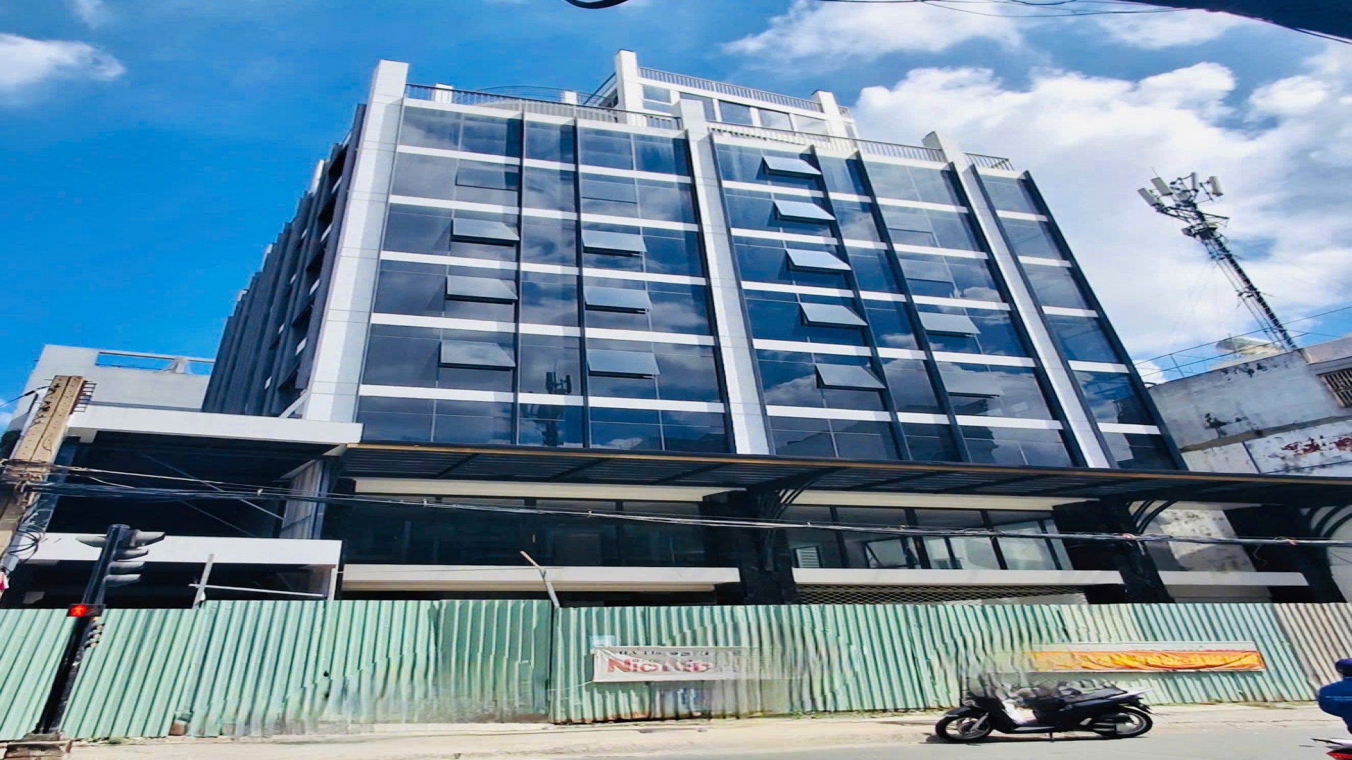 Cho Thuê Toà Nhà Góc 2 Mặt Tiền Đuờng Huỳnh Văn Bánh