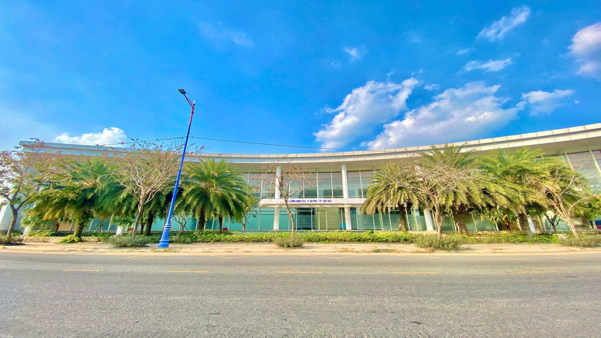 Cho Thuê Toà Nhà Góc 3 Mặt Tiền Đường Lương Định Của