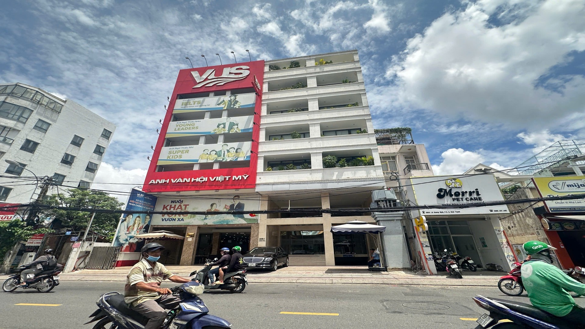 CHO THUÊ TOÀ NHÀ MẶT TIỀN LÊ QUANG ĐỊNH