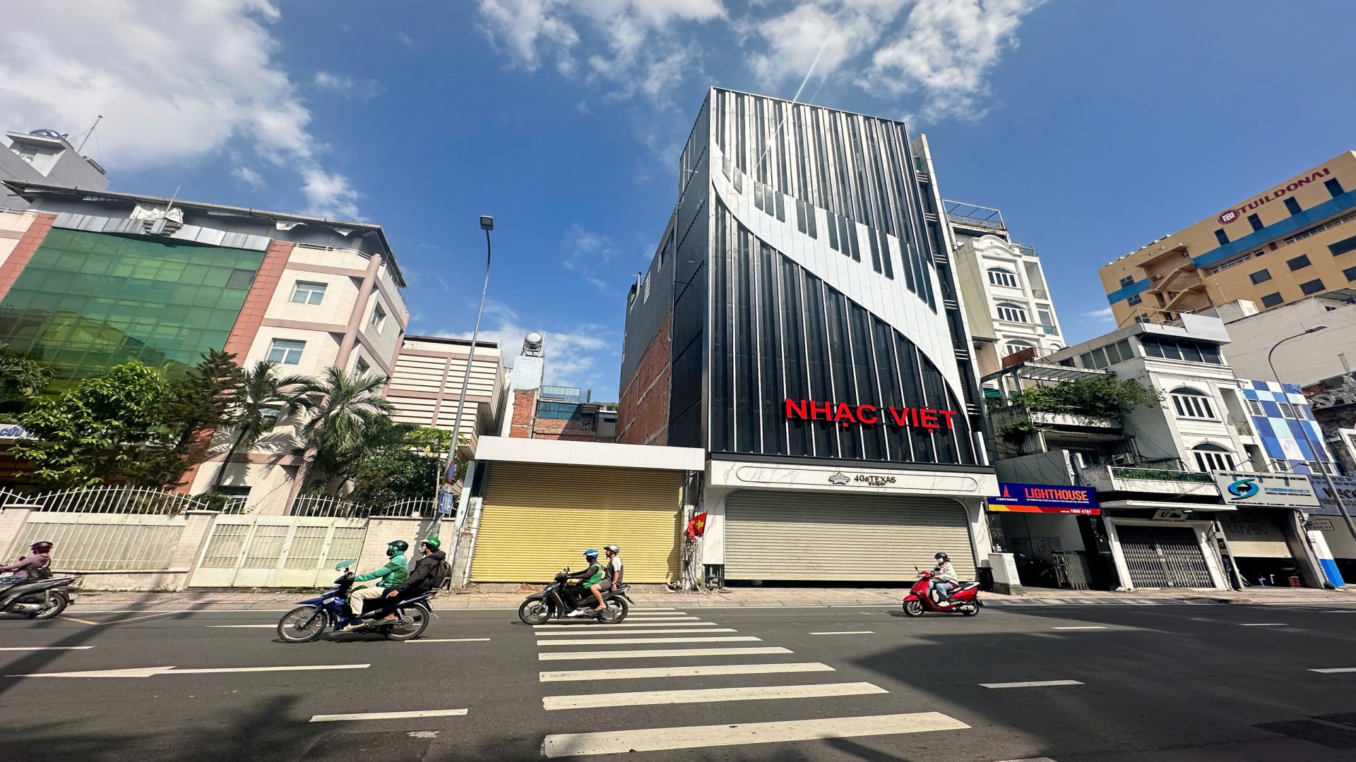 CHO THUÊ TOÀ NHÀ MẶT TIỀN ĐIỆN BIÊN PHỦ