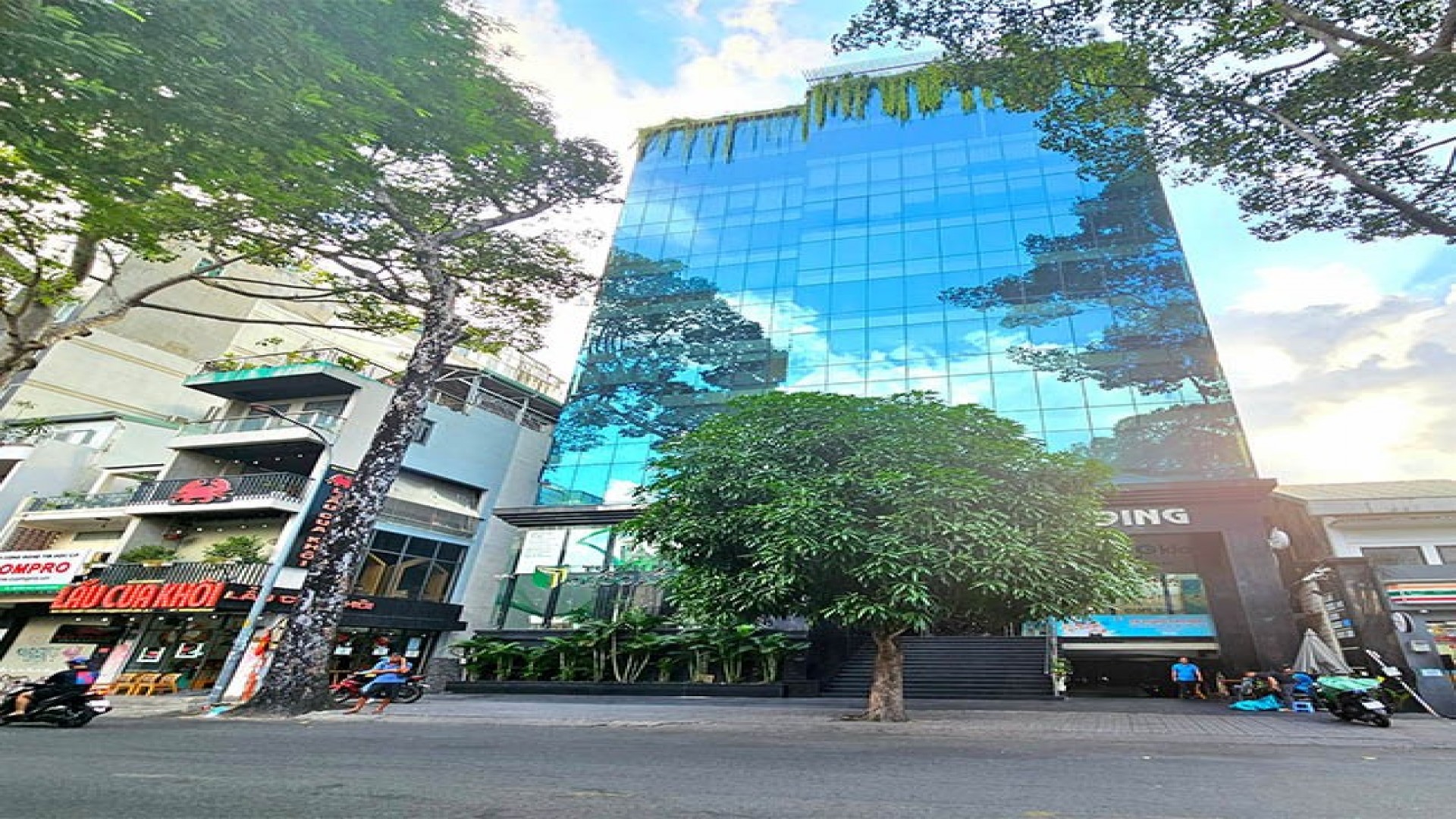 Hà Phan Tôn Thất Tùng