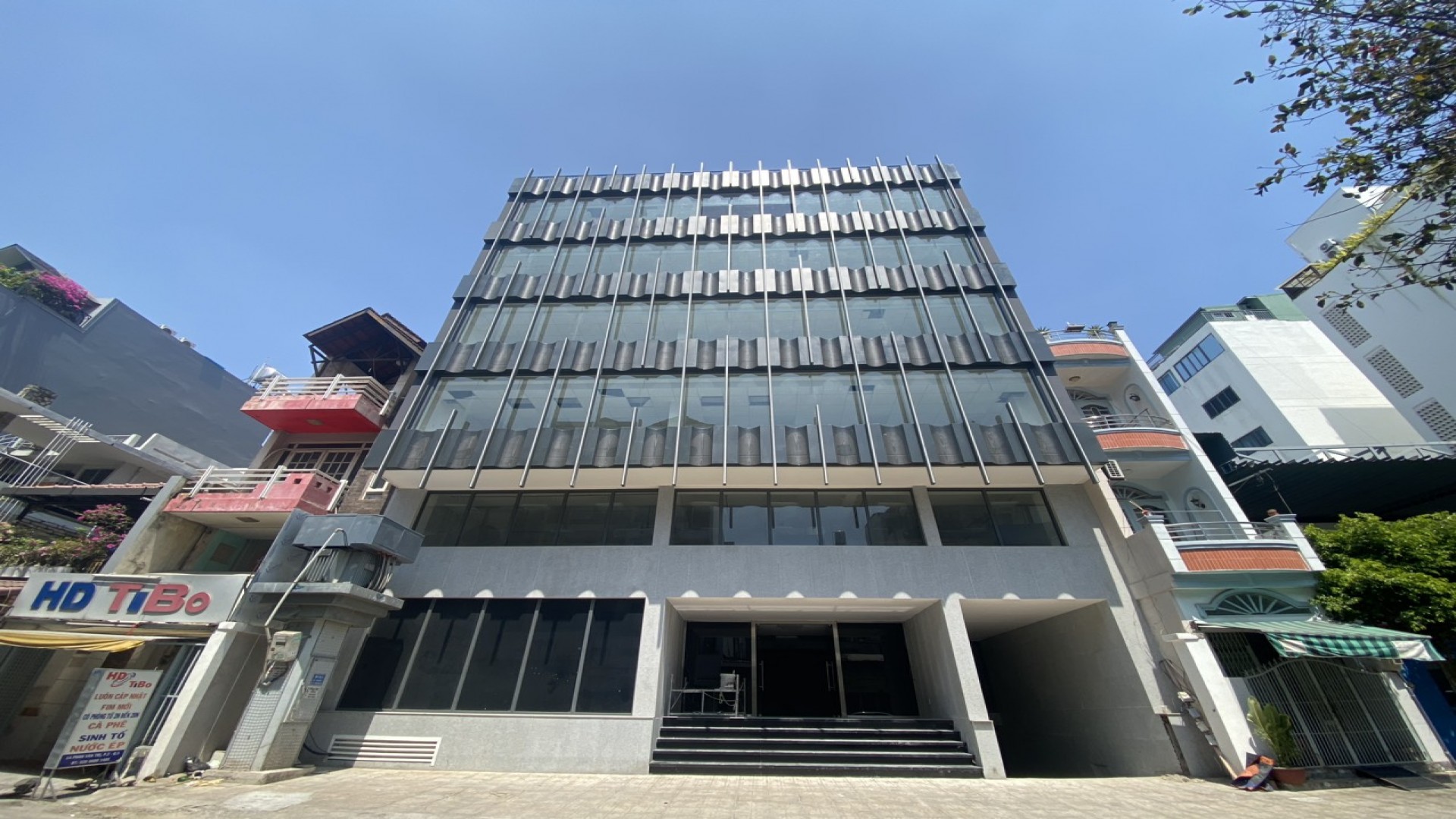 Toà Nhà Mặt Tiền Đường Phan Văn Trị