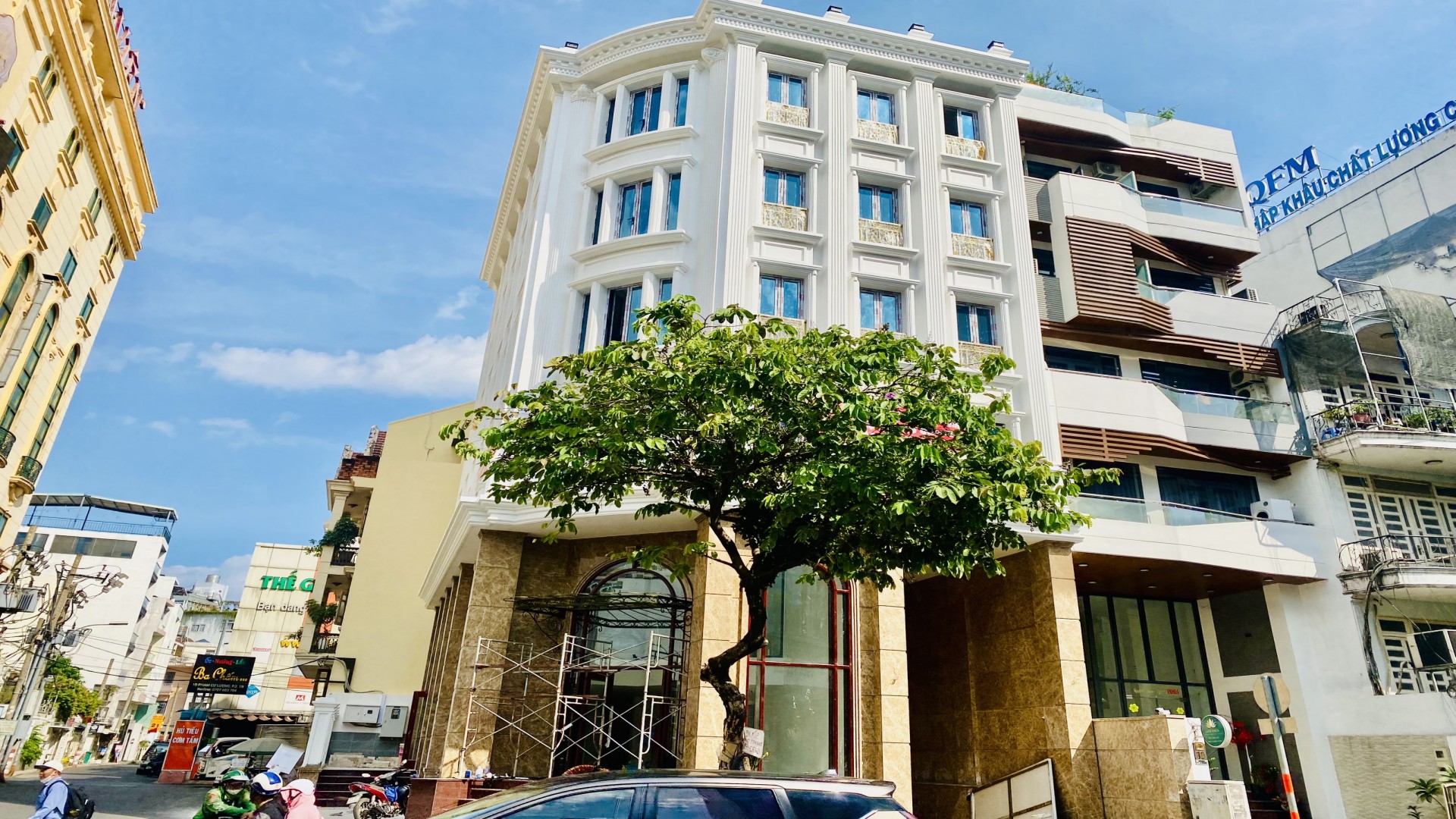 Toà Nhà Mặt Tiền Đường Phổ Quang